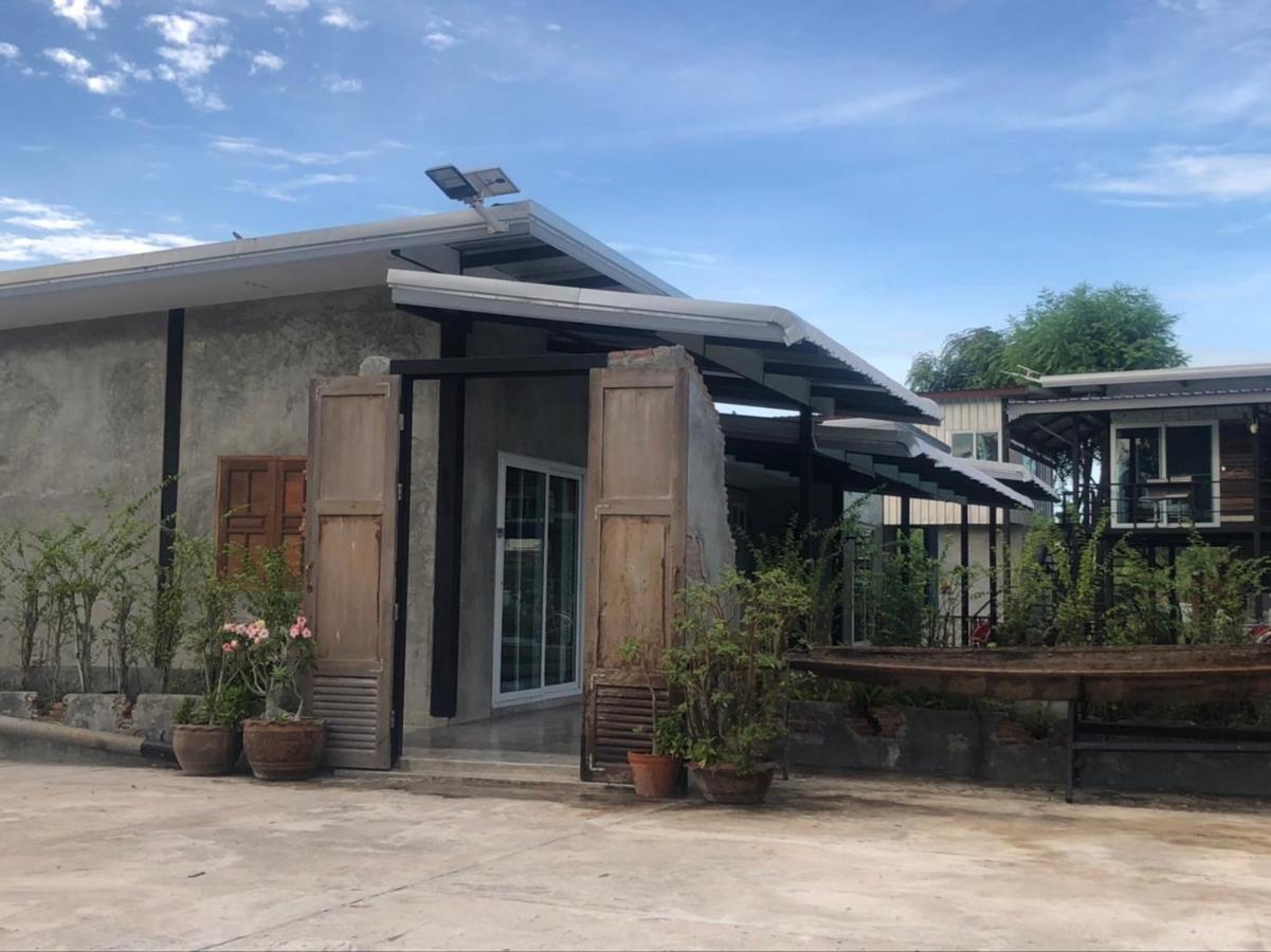 Solarcell Private Homestay - โซล่าเซลล์ไพรเวทโฮมสเตย์ Утай Тани Екстериор снимка