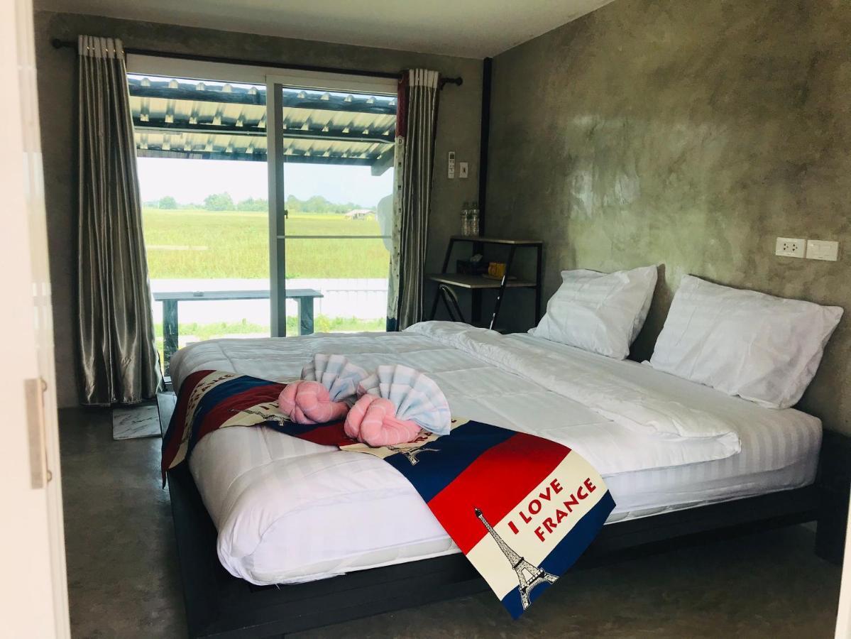 Solarcell Private Homestay - โซล่าเซลล์ไพรเวทโฮมสเตย์ Утай Тани Екстериор снимка